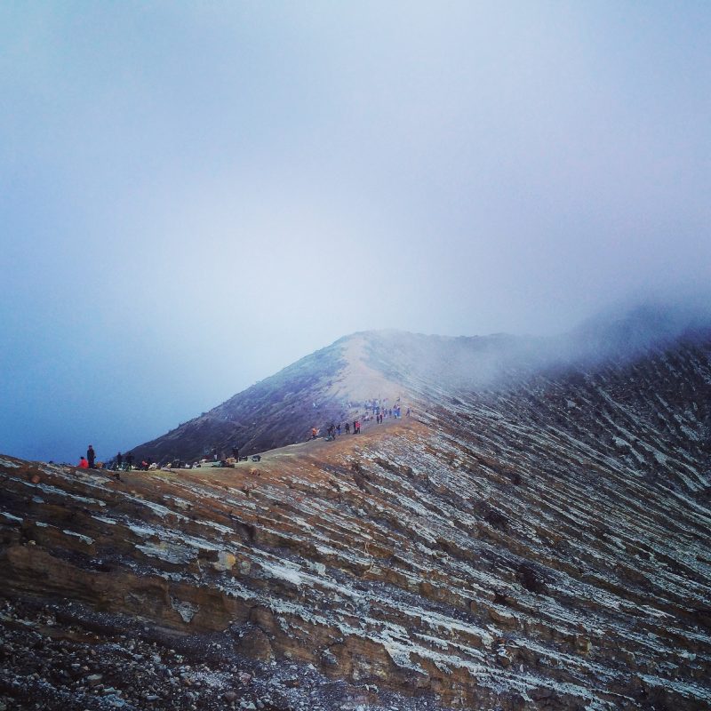 Autre vue de Kawah Ijen sur le chemin de retour pour redescendre
