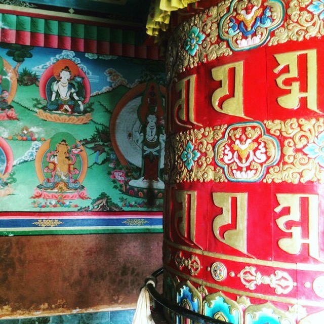 Moulin à prière au monastère de Shechen, Boudhanath